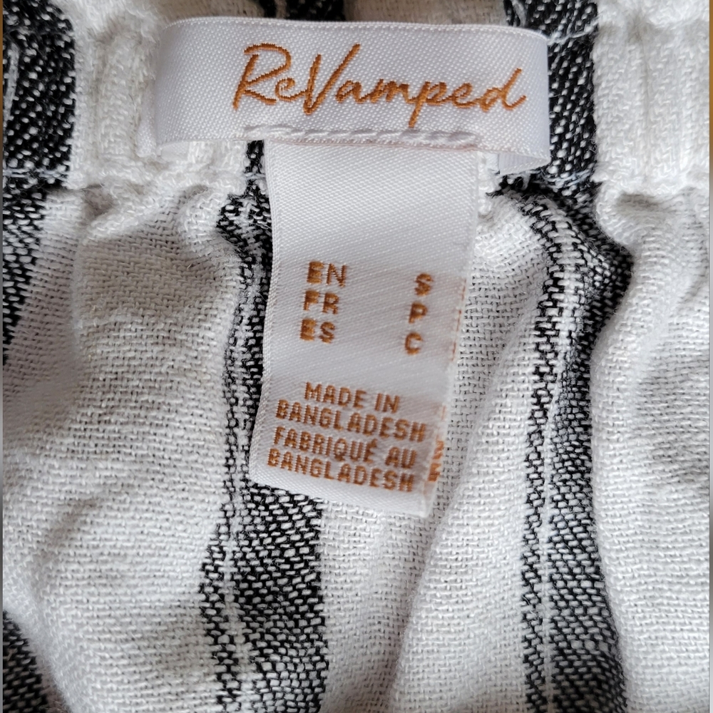 ✨️ 2/$10 Revamped Cropped Off The Shoulder Shirt - Picture 2 of 2